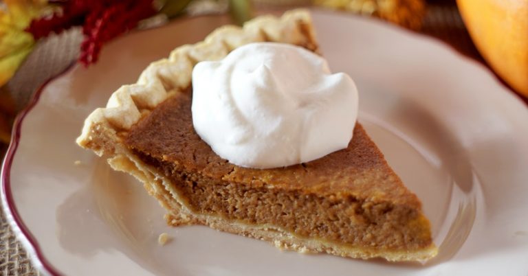 History of Pumpkin Pie – from Savory to Thanksgiving Staple - ManyEats