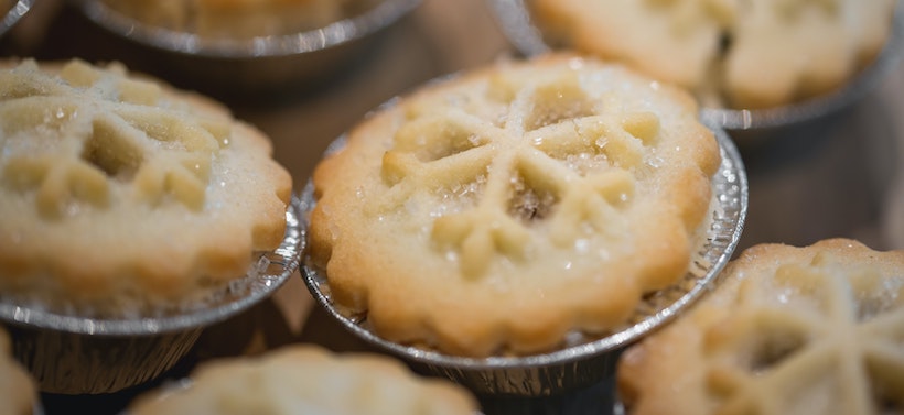 Individual mince pies in aluminum containers